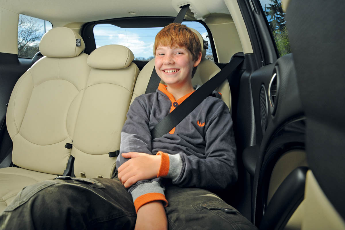 MINI Countryman Cooper D back seats