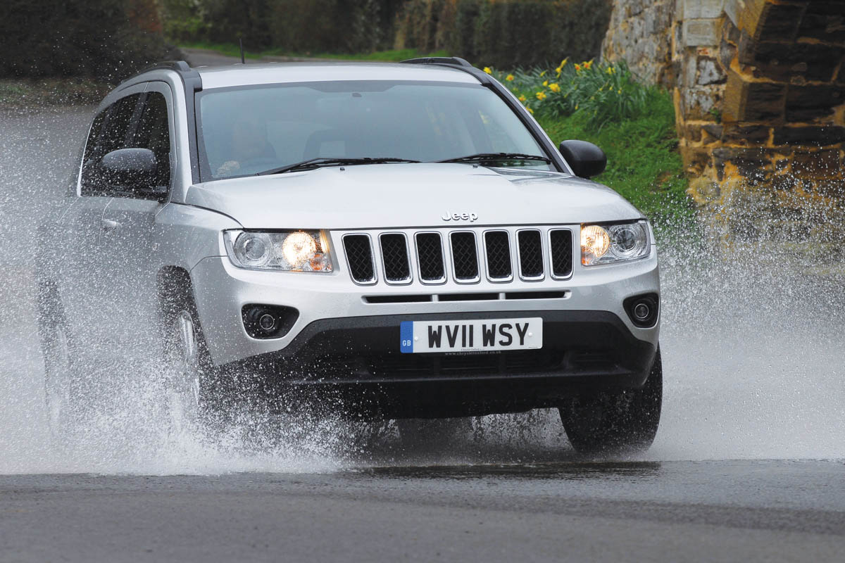 Jeep Compass puddle