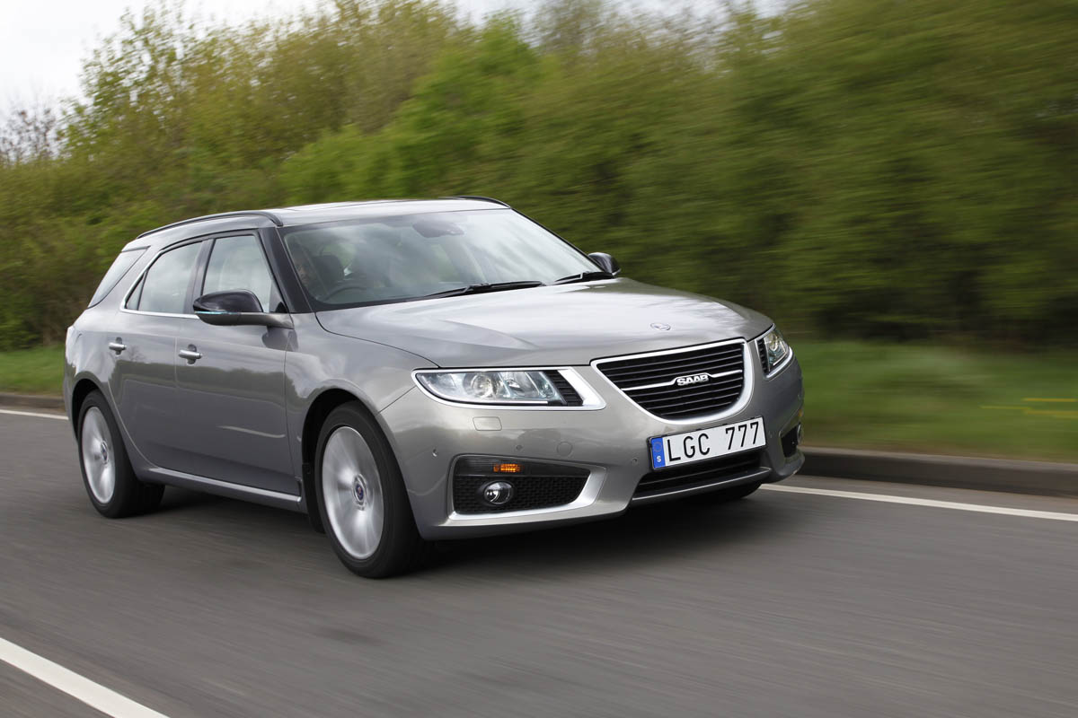 Saab 9-5 SportWagon front track