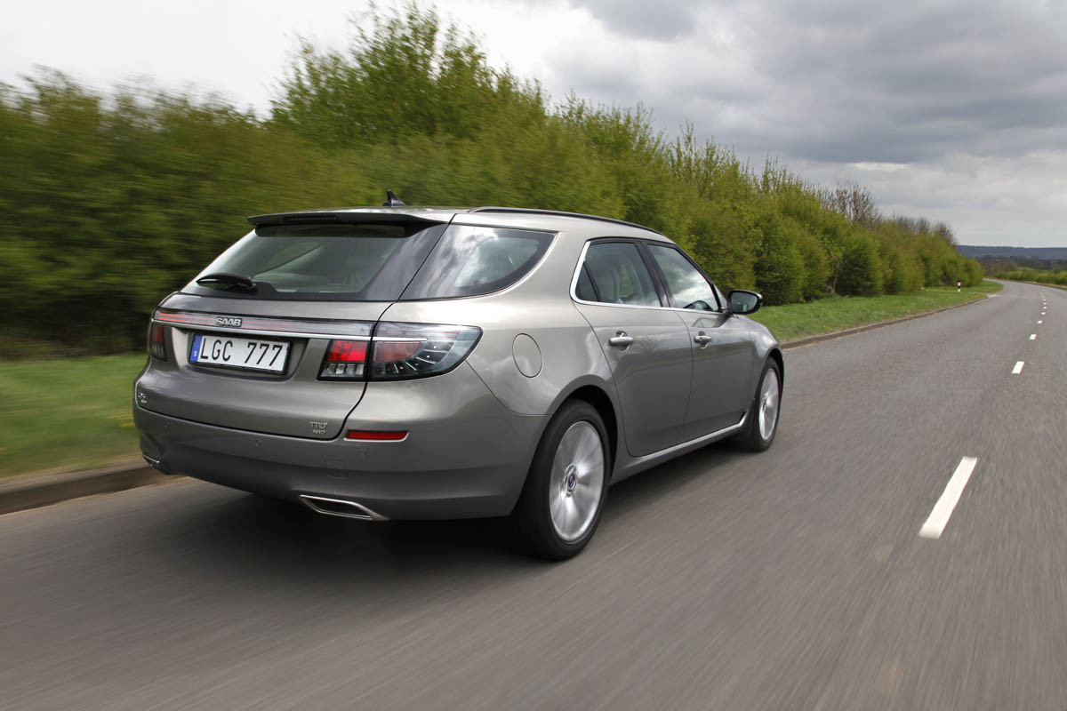Saab 9-5 SportWagon rear track