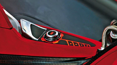 Alfa Romeo 4C controls