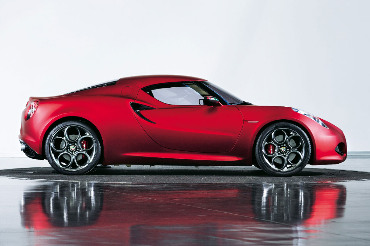 Alfa Romeo 4C profile
