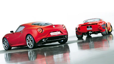 Alfa Romeo 4C vs 33 Stradale