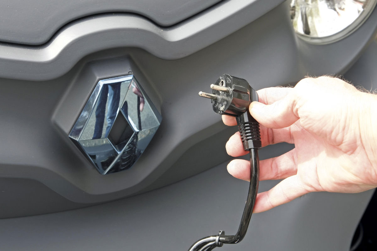 Renault Twizy plug