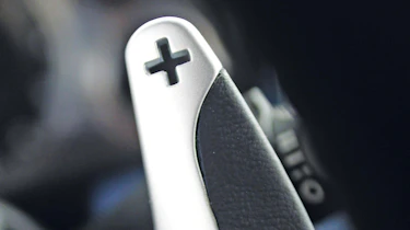 Aston Martin Vantage S paddles