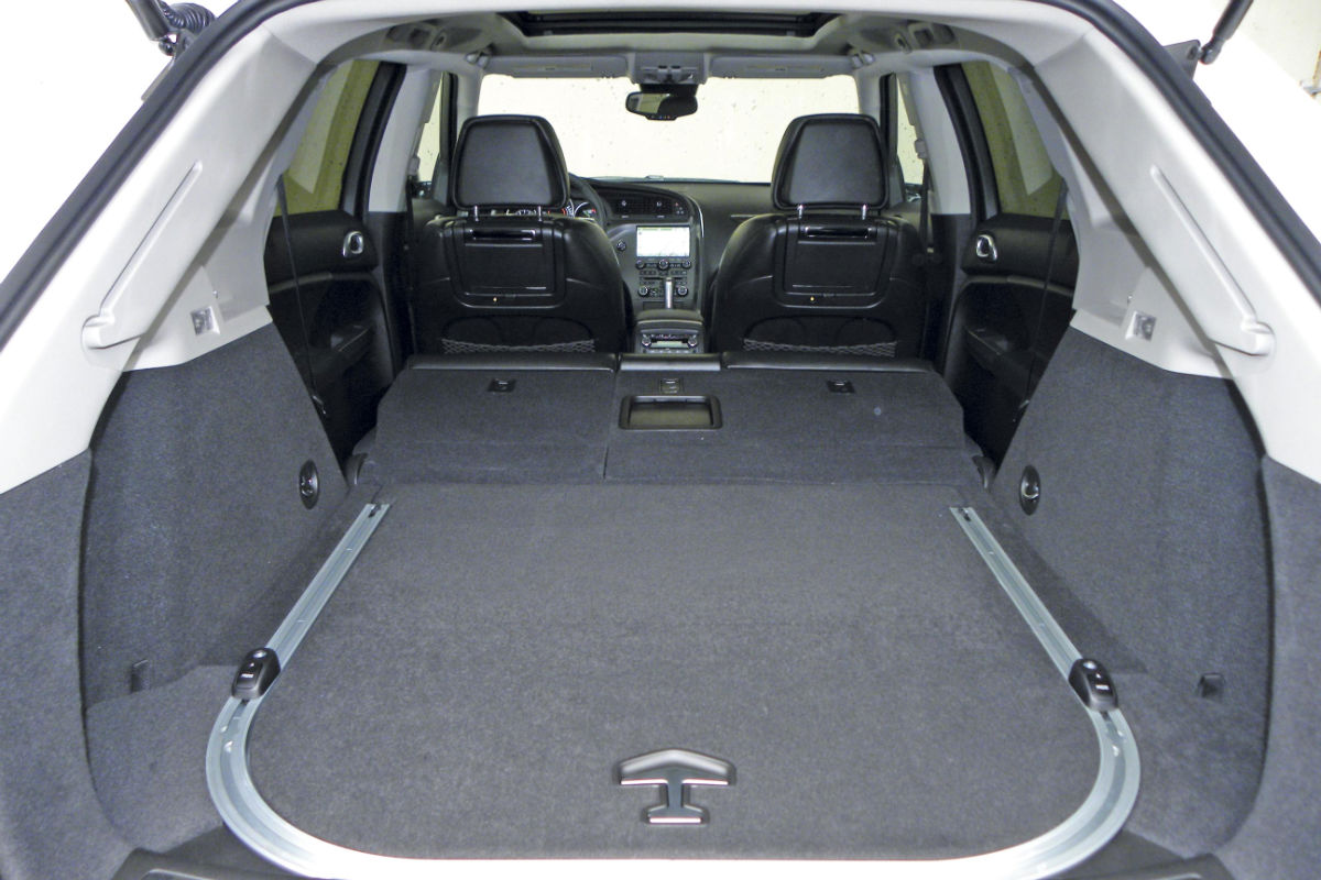 Saab 9-4X boot