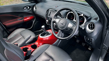 Juke interior
