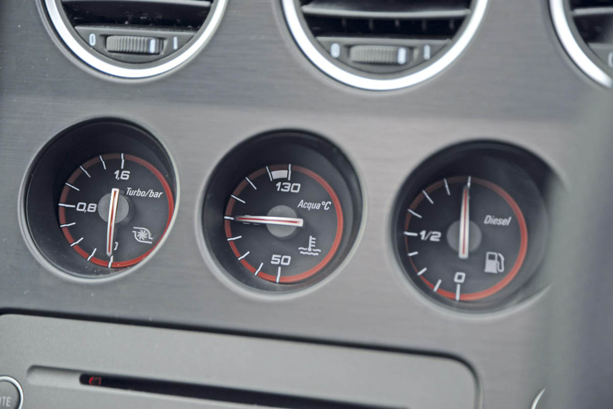 Alfa Romeo 159 2.0 JTDm Lusso dials