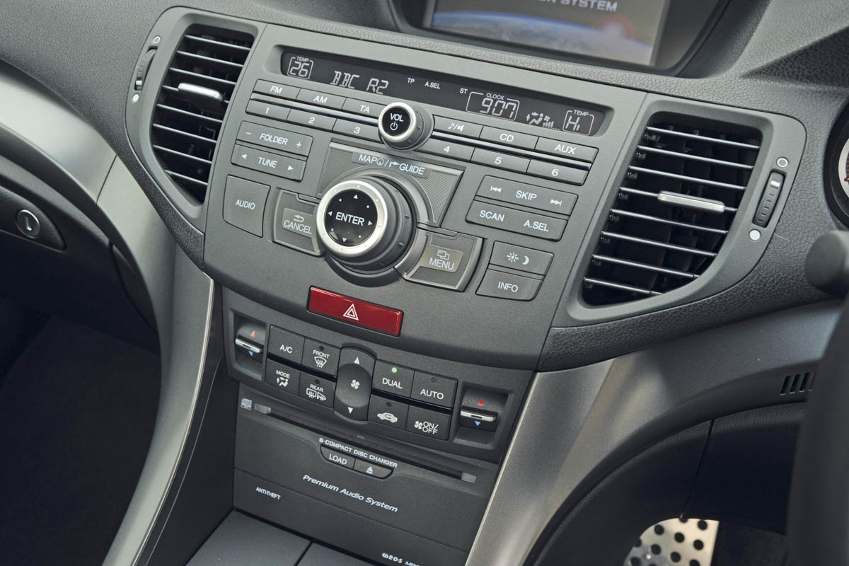 Honda Accord 2.2 i-DTEC ES GT centre console