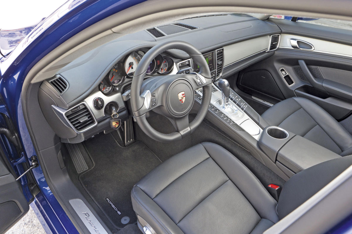 Porsche Panamera S Hybrid interior