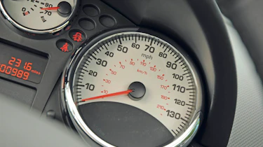 Peugeot 207 1.6 Oxygo+ dials
