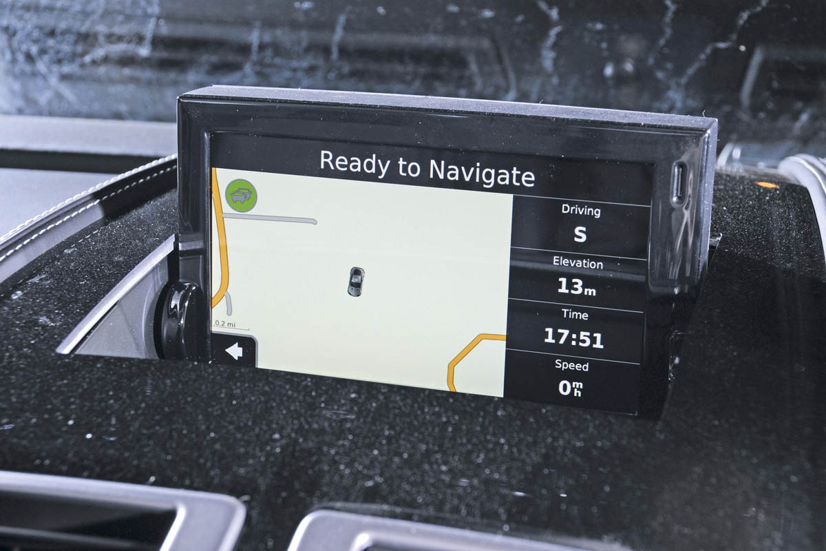 Aston Martin Virage sat-nav