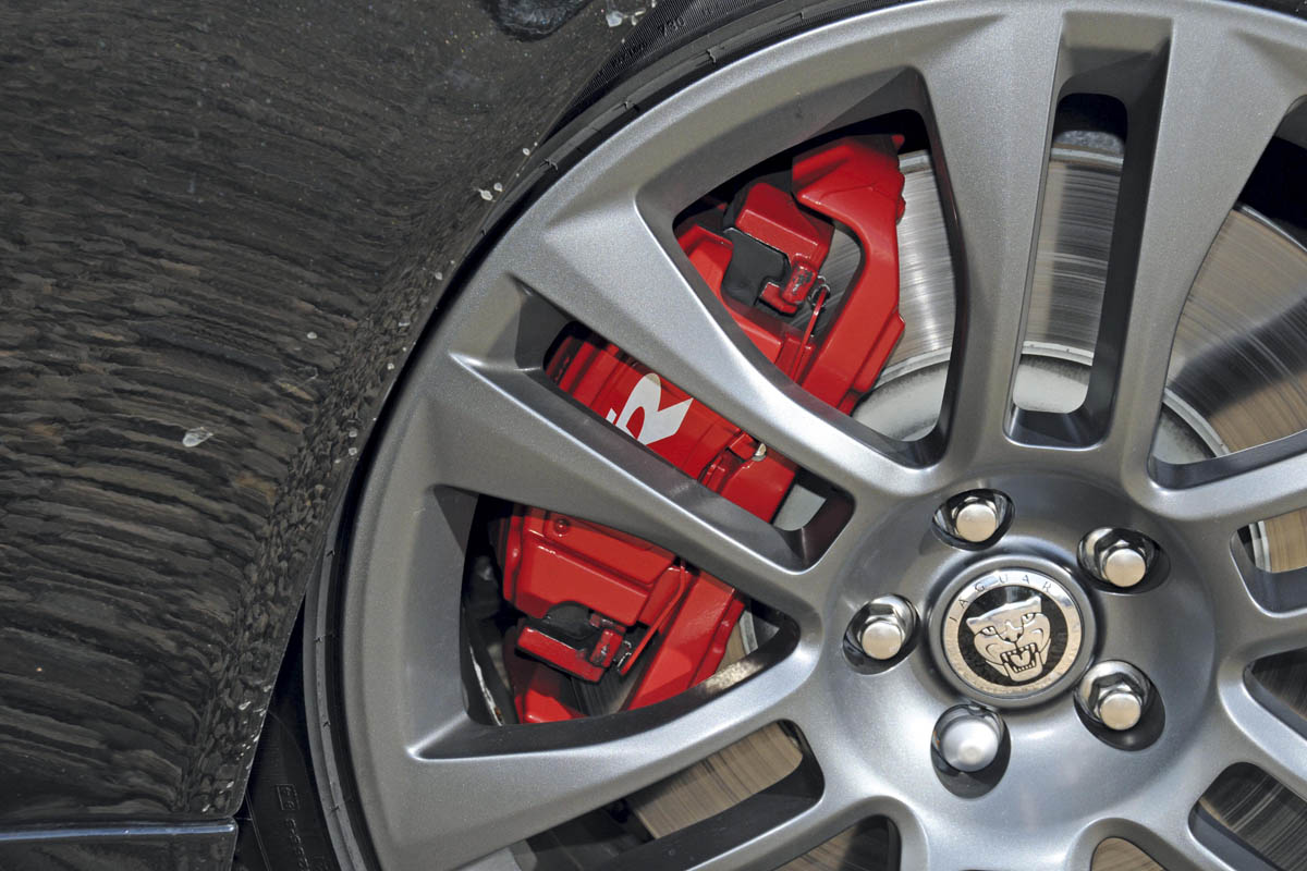 Jaguar XKR-S brakes