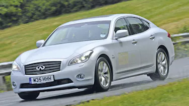Infiniti M35h front corner