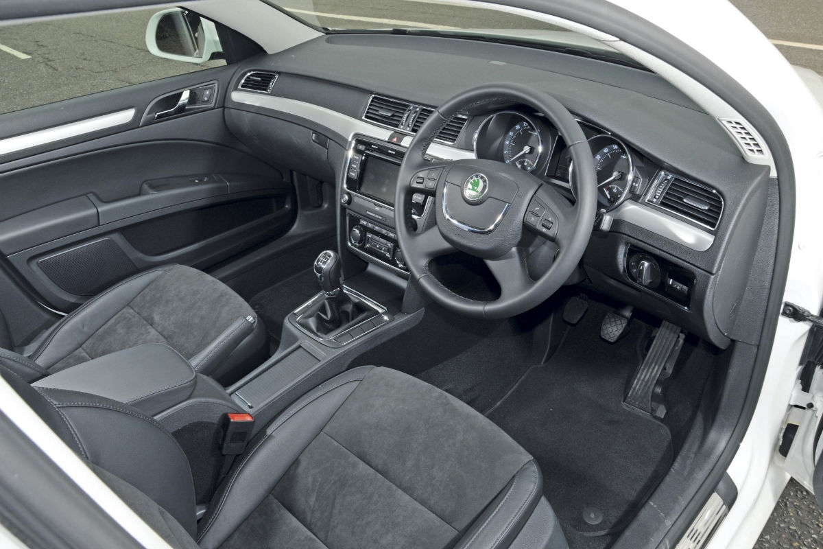 Skoda Superb Greenline interior