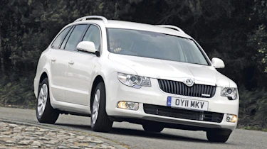Skoda Superb Greenline II front
