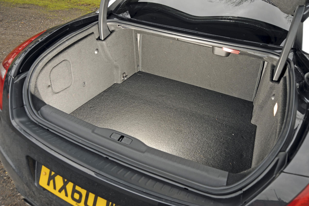 Peugeot RCZ  boot