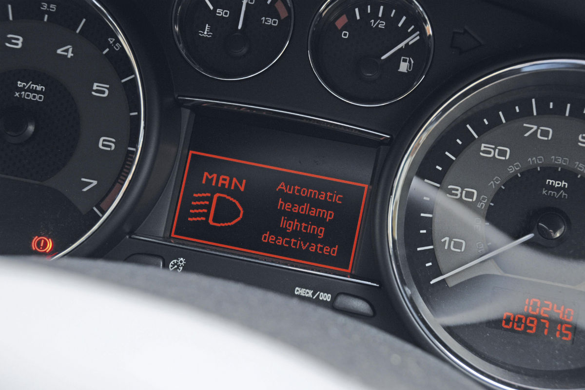 Peugeot RCZ dials