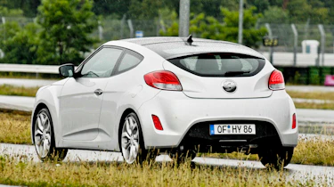 Hyundai Veloster back tracking