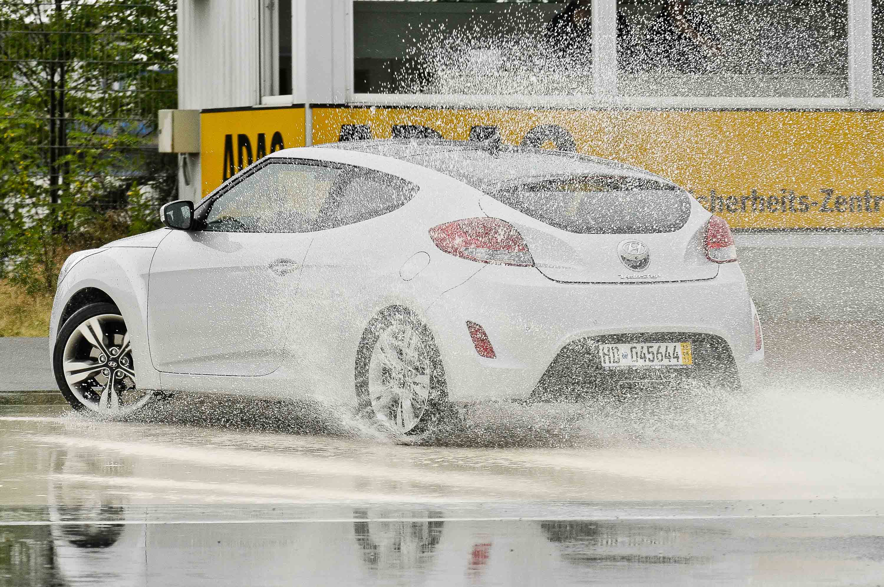 Hyundai back tracking water