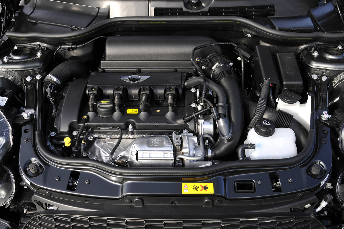 MINI Coupé engine