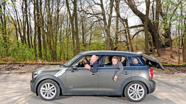 MINI Countryman Cooper D header