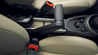 MINI Countryman Cooper D handbrake