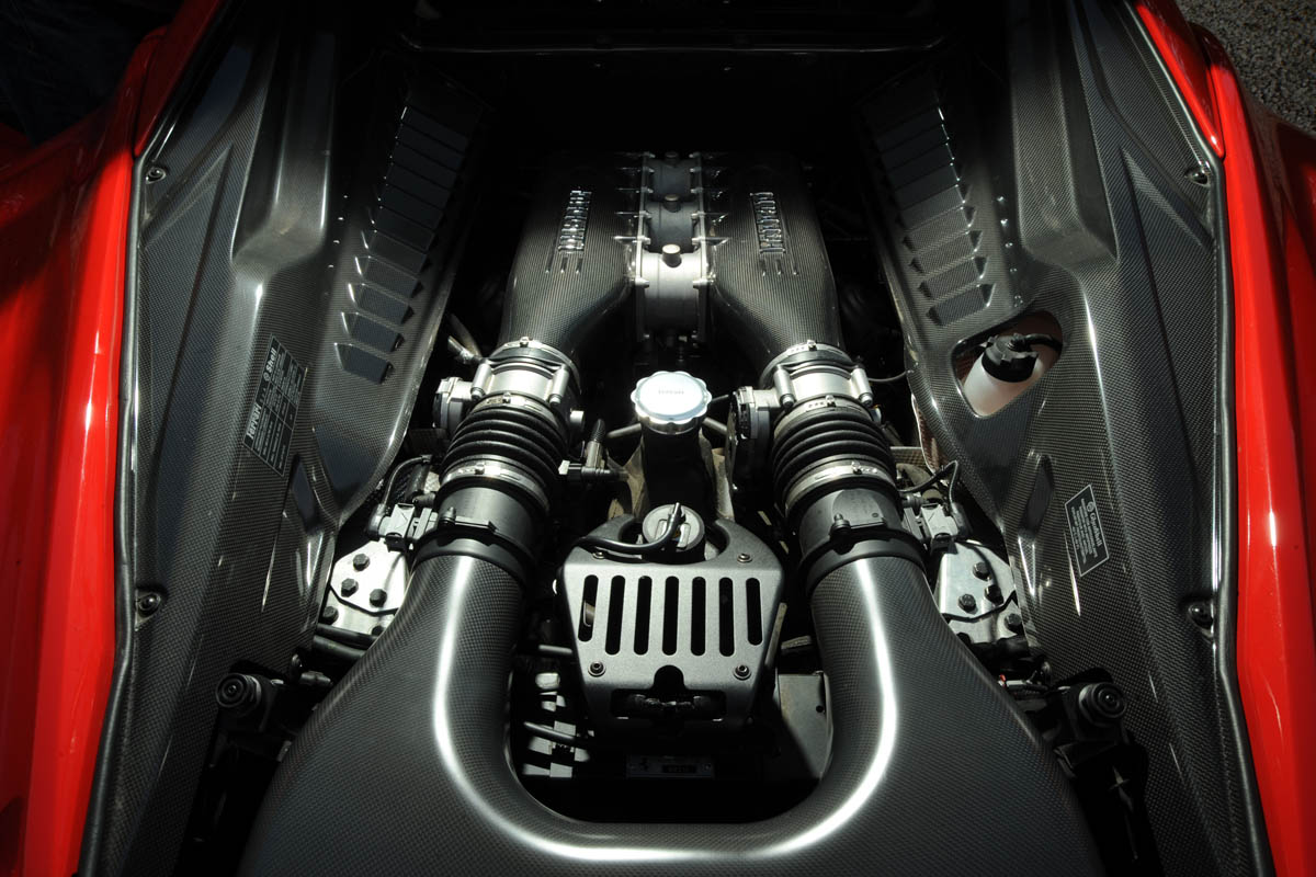 Ferrari 458 Italia engine
