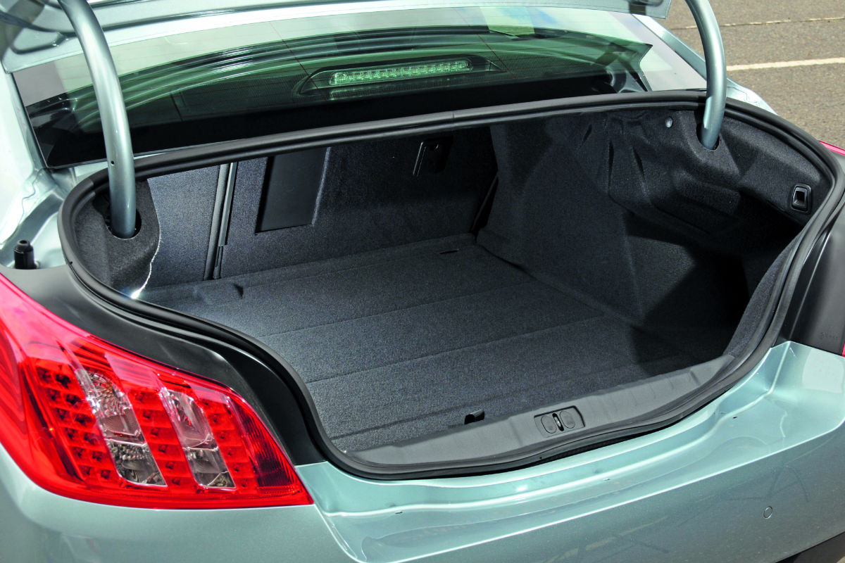 Peugeot 508 boot