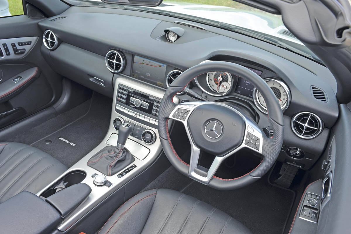Mercedes SLK 200 interior