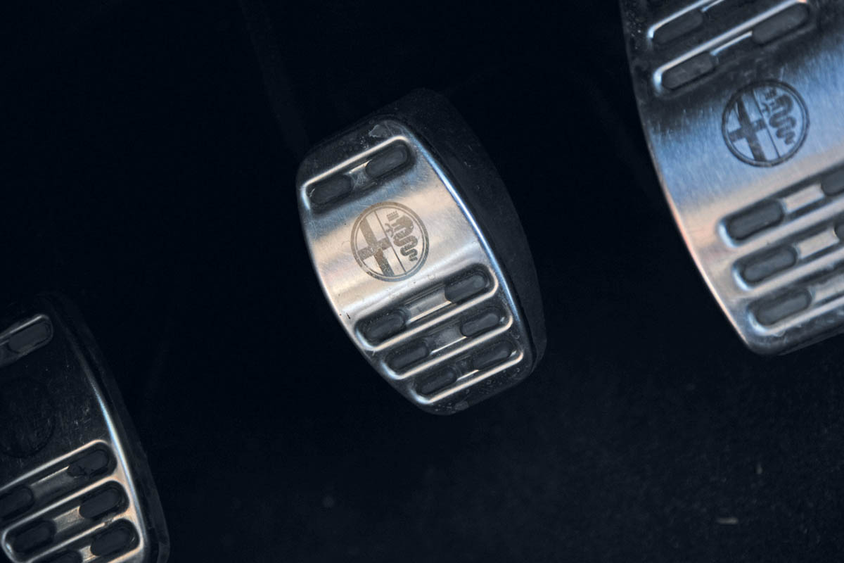 Alfa Romeo Giulietta pedals