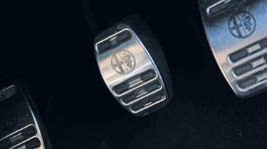 Alfa Romeo Giulietta pedals
