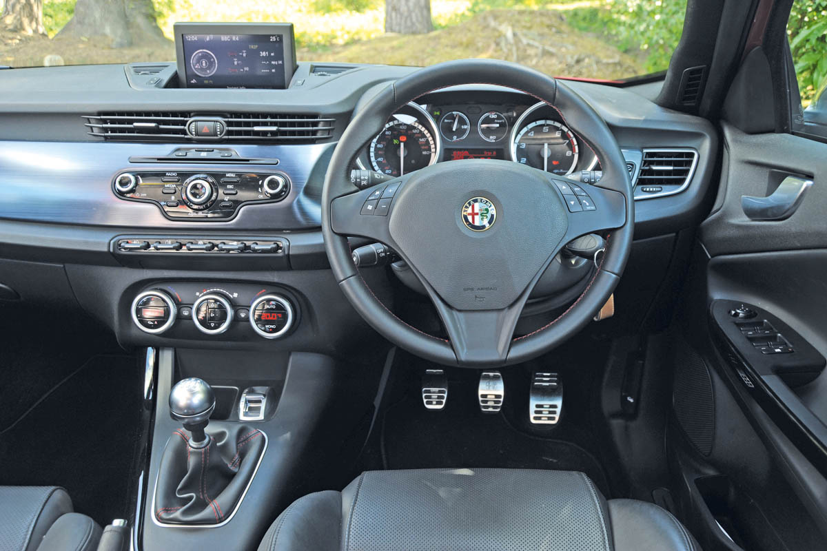 Alfa Romeo Giulietta interior