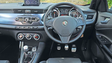 Alfa Romeo Giulietta interior