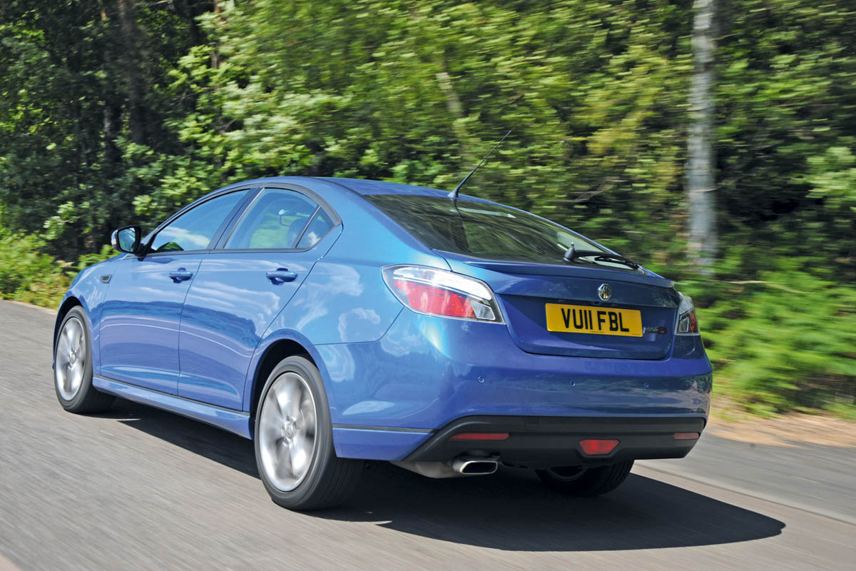 MG6 rear track