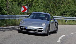 Porsche 911 Edition 918 Spyder corner
