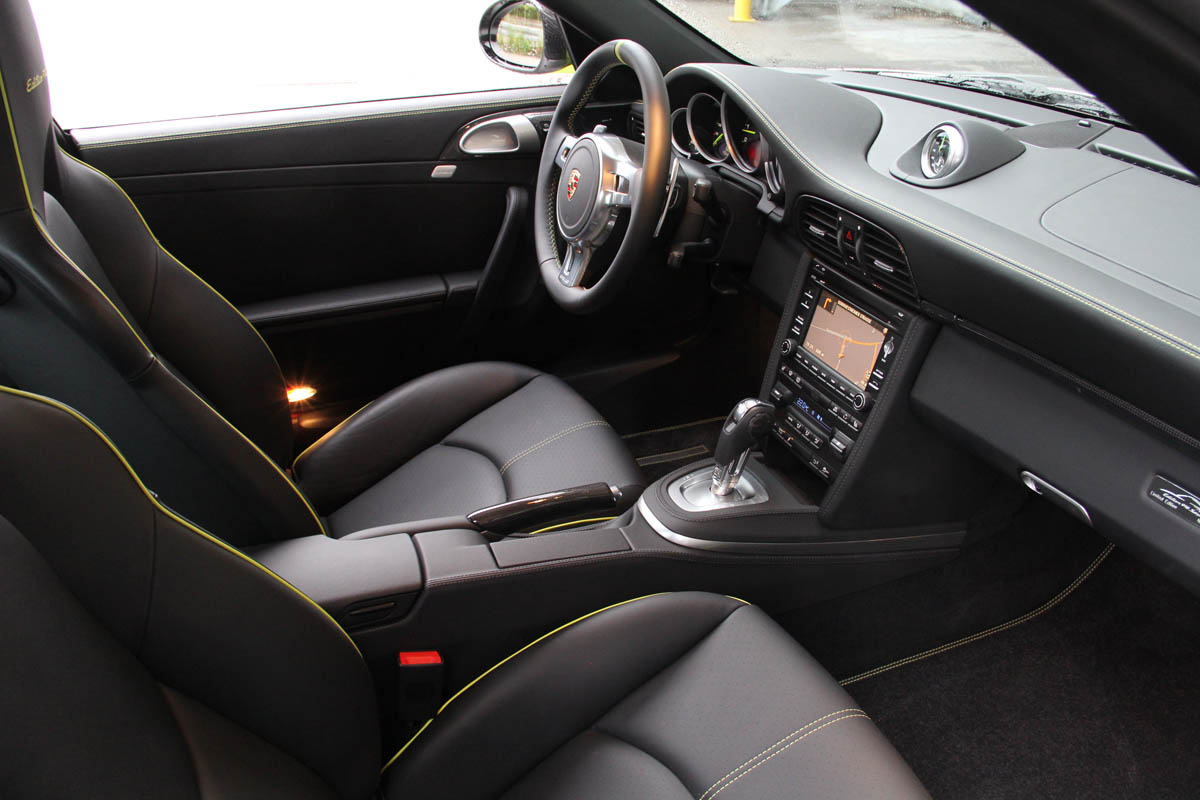 Porsche 911 Edition 918 Spyder interior
