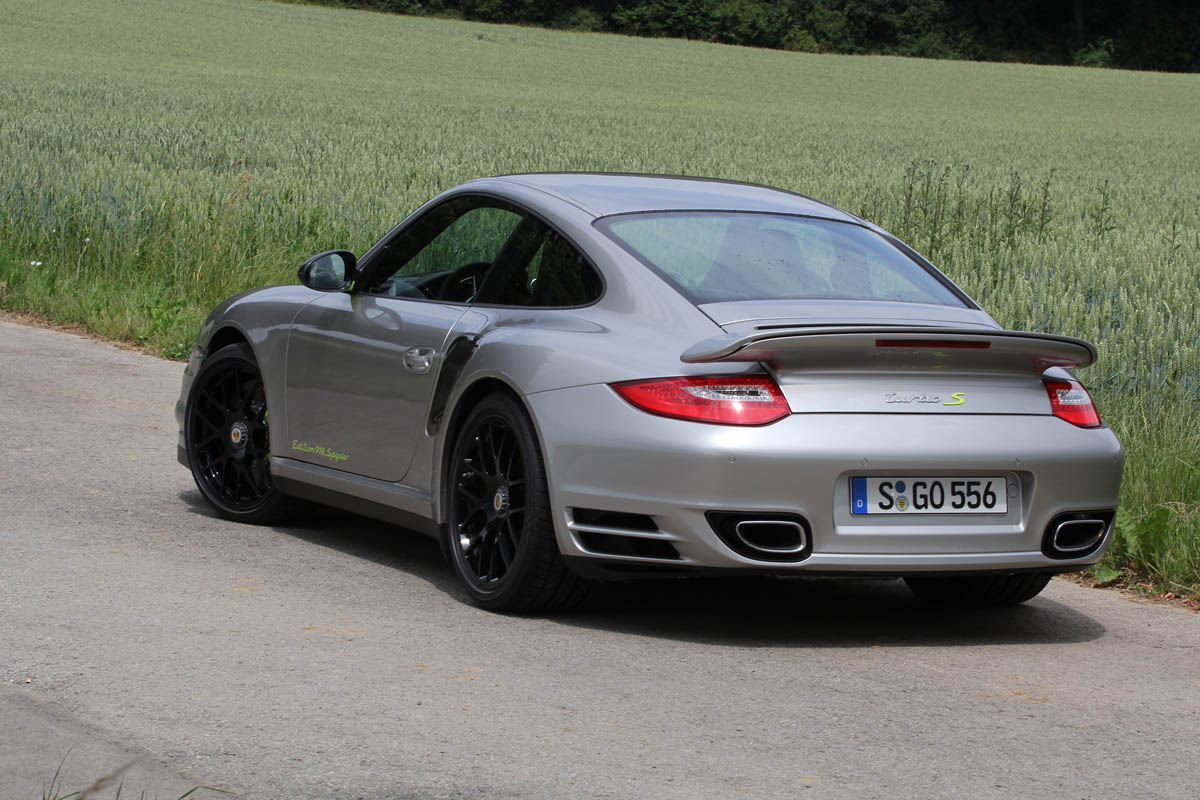 Porsche 911 Edition 918 Spyder rear