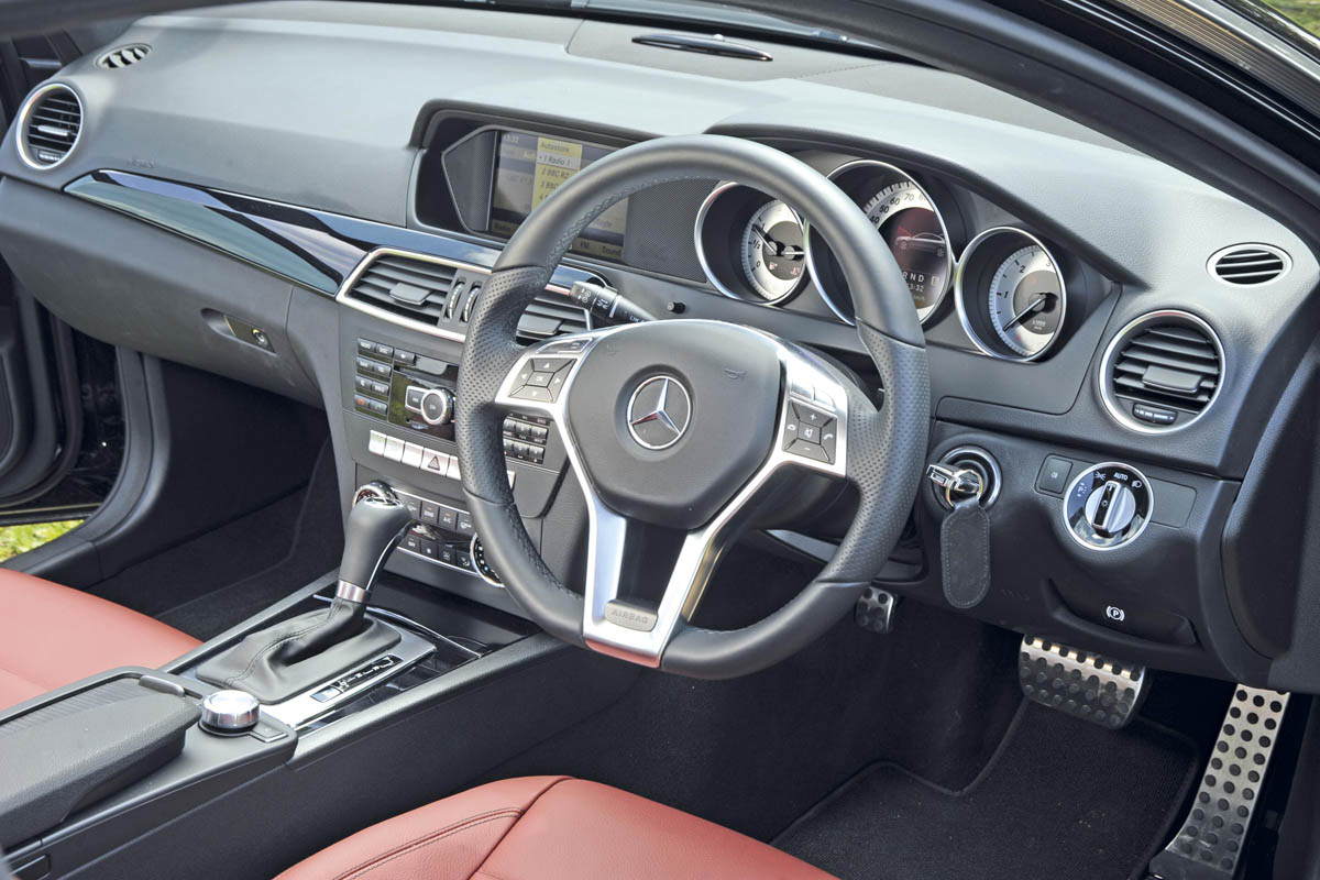 Mercedes C220 CDI Coupe interior