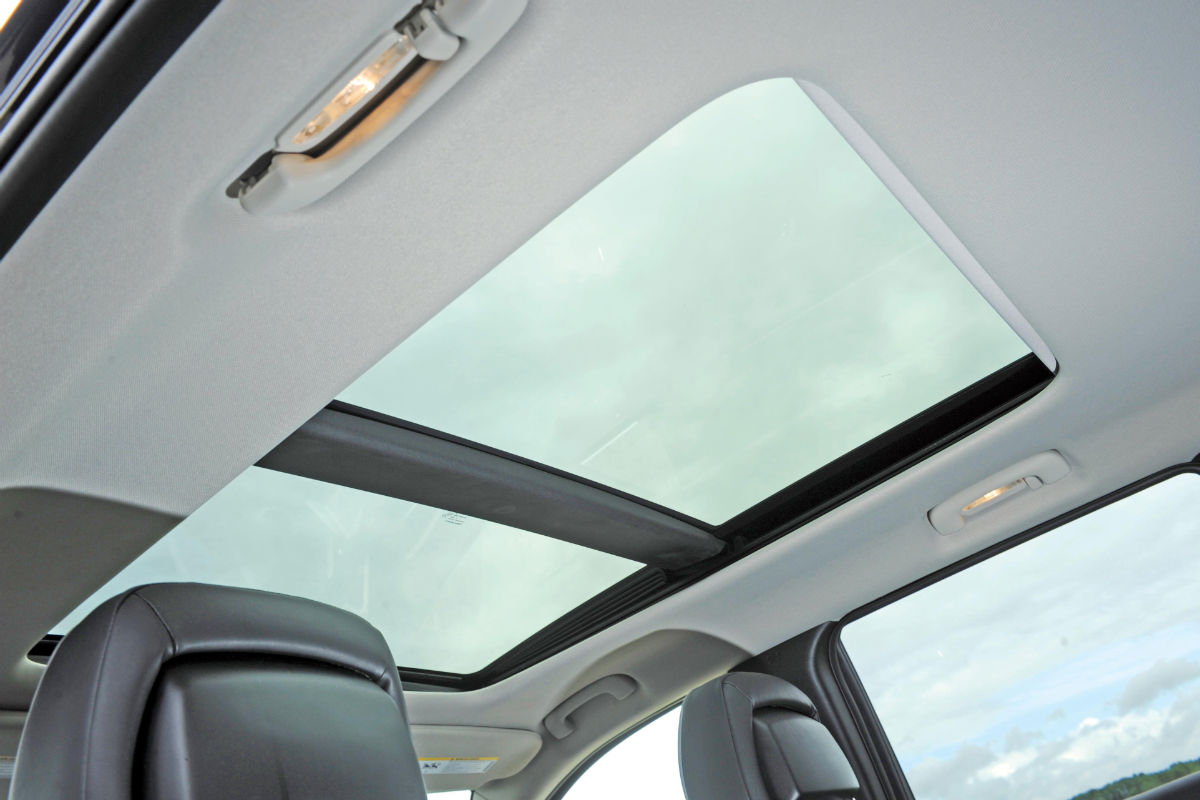 Jeep Grand Cherokee sunroof