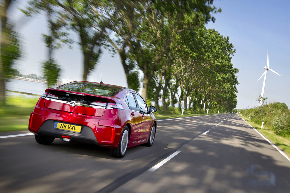 Vauxhall Ampera rear track