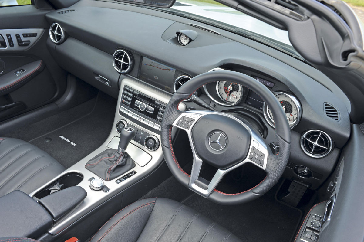 Mercedes SLK 200 main interior