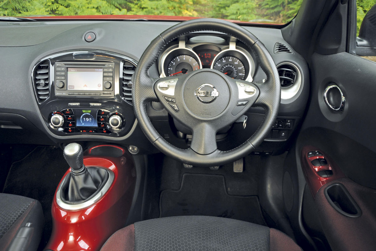 Nissan Juke 1.6 DiG-T interior