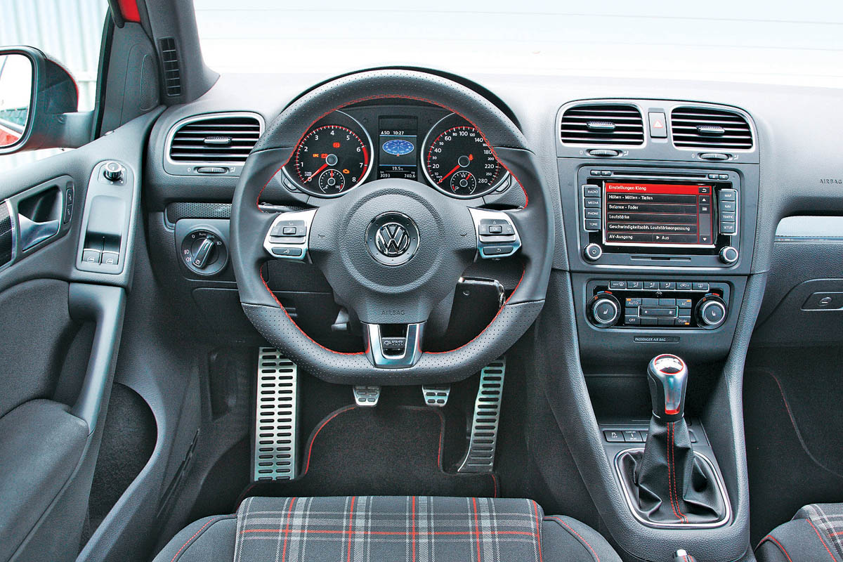 Golf 35 interior
