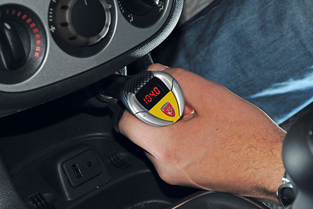 Soundracer V12 FM Transmitter