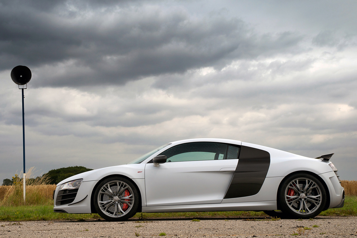 Audi R8 GT profile