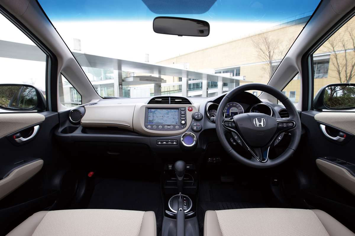 Honda Jazz Shuttle dash