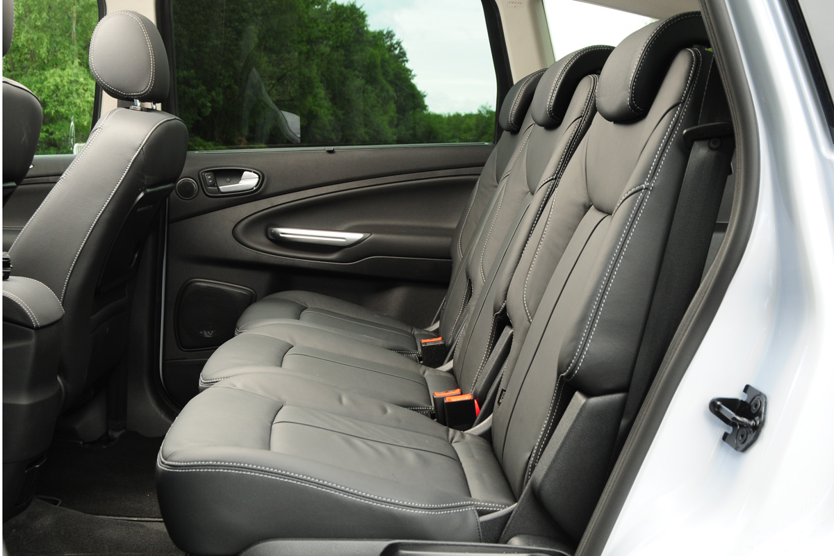 Ford S-MAX rear seats