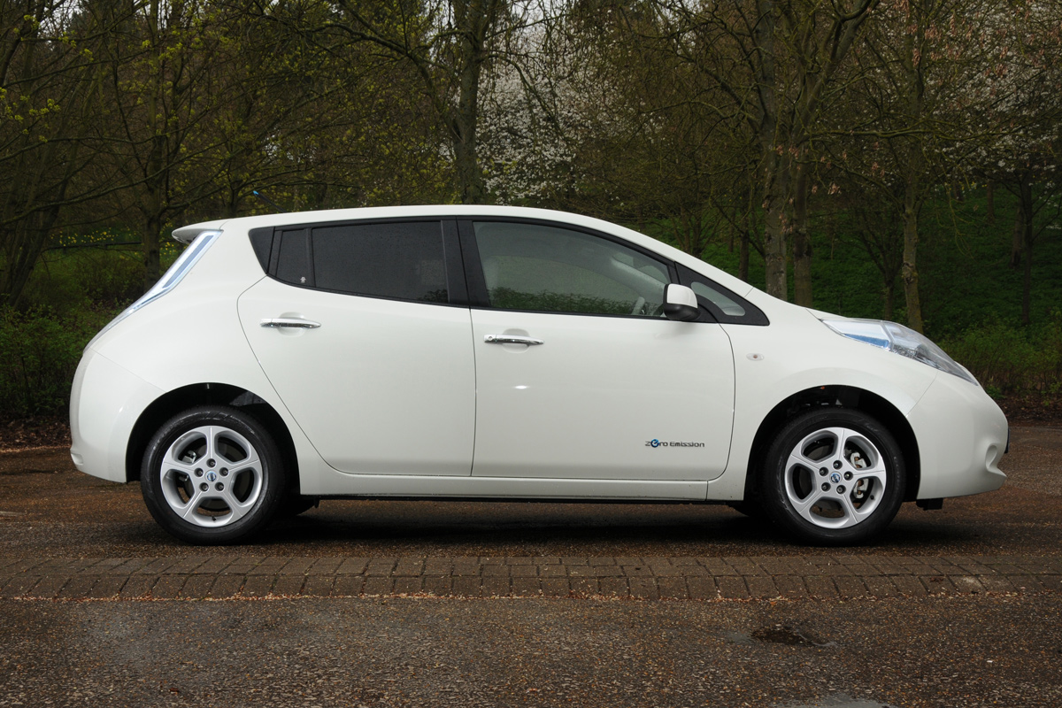 Nissan Leaf profile