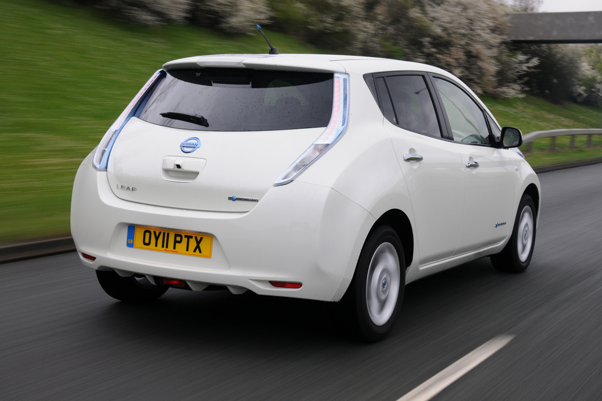 Nissan Leaf rear tracking